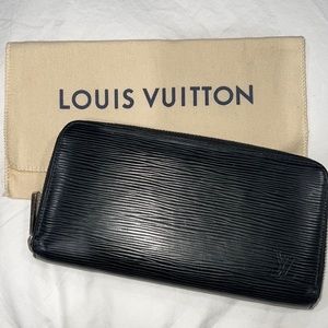 LV Louis Vuitton zipper wallet